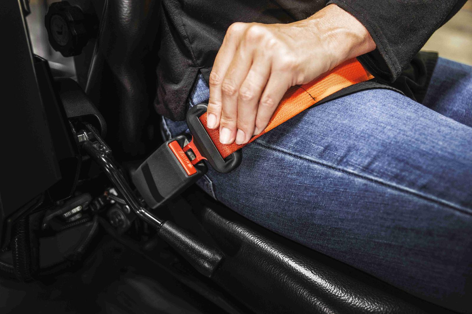 Multi-point seat belt fitted to a forklift operator seat